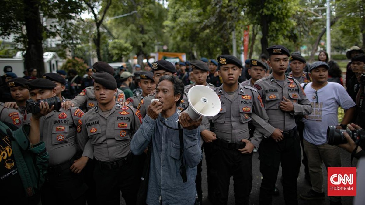 FOTO: Aksi Karnaval Peringati Hari HAM Sedunia