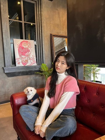 Inspirasi Outfit untuk Para Gen Z Ala Aktris Korea Shin Eun Soo, Chic dan Gemas!