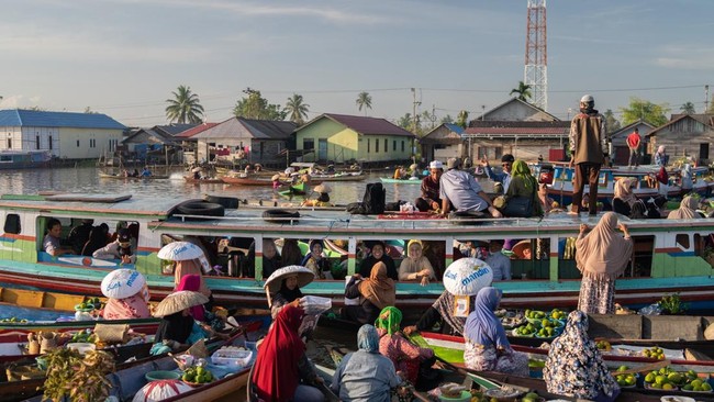 Sektor pertanian sebagai pilar utama rantai pasok pangan mendapatkan alokasi sebesar Rp11,06 triliun atau 29,53 persen dari total penyaluran KUR Bank Mandiri.