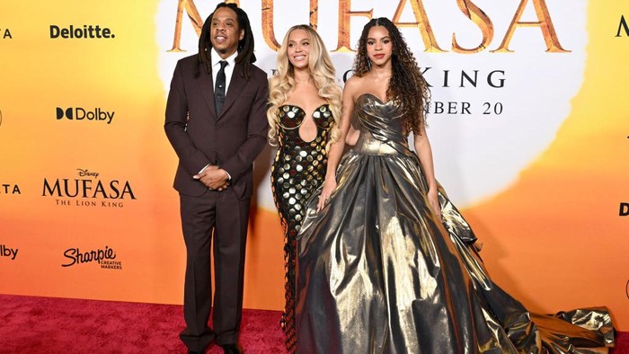 (Kiri-Kanan) Jay-Z, Beyoncé, dan Blue Ivy Carter menghadiri Penayangan Perdana Disney 