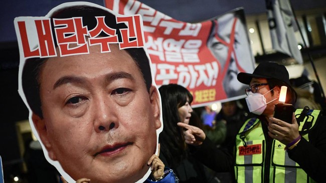 Media pemimpin Korea Utara Kim Jong Un mengomentari drama darurat militer Korea Selatan dan menilai negara itu krisis gegara kebijakan presiden diktator.