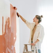 Mengintip Keanggunan Mocha Mousse yang Bisa Jadi Tren untuk Makeup dan Mode di 2025