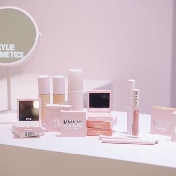 Nggak Perlu Jastip, Akhirnya KYLIE COSMETICS Hadir di Indonesia