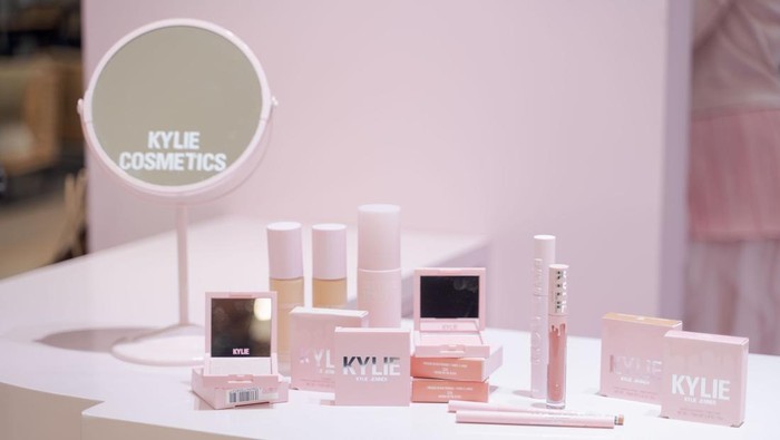 Nggak Perlu Jastip, Akhirnya KYLIE COSMETICS Hadir di Indonesia