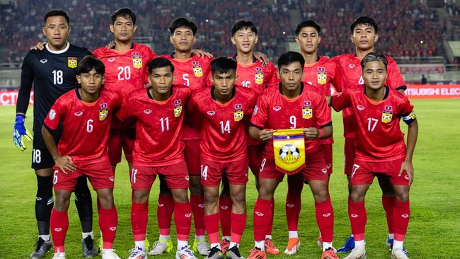 Timnas Laos tidak menggelar latihan dan hanya melihat kondisi lapangan Stadion Manahan, Solo, menjelang laga Piala AFF 2024 melawan Timnas Indonesia.