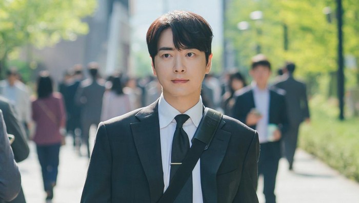 Jadi Sekretaris dan Kekasih Ideal, Simak Potret Aktor Tampan Lee Jun Hyuk di Drakor Love Scout