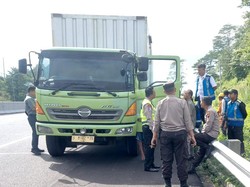 Sopir Truk Ditemukan Tewas Menggantung di Tol Semarang