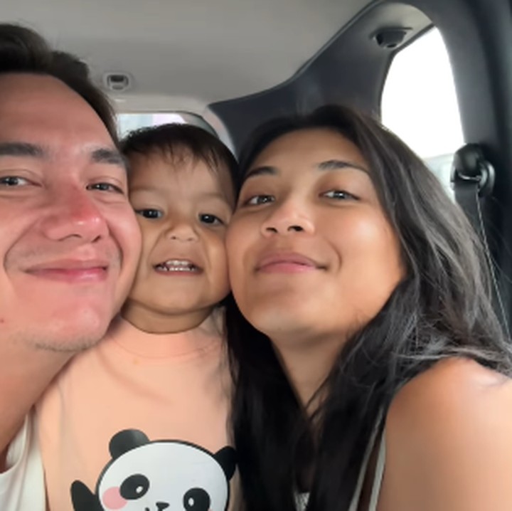 <p>Adipati Dolken menikah dengan Canti Tachril pada tahun 2020. Dari pernikahan ini, keduanya pun dikaruniai seorang putri bernama Naeswari Isthika Dyah Koesmadji. (Foto: Instagram: @adipati)</p>