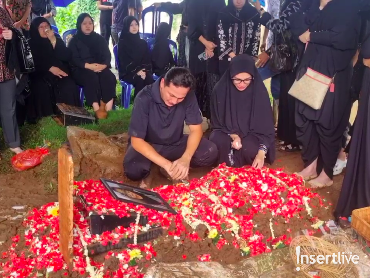 img-title Andhika Pratama Ungkap Ibu Mertua Meninggal Setelah Berjuang Lawan Sakit Ginjal