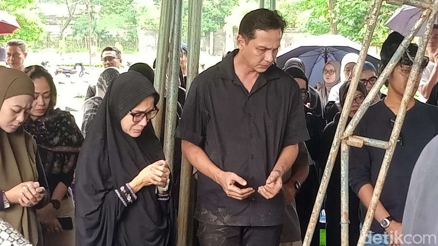 Ussy Sulistiawaty