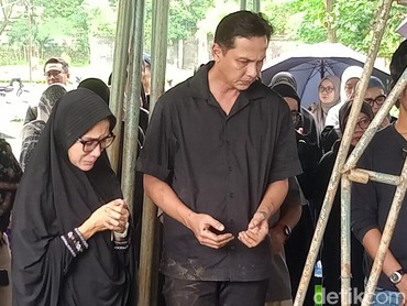 img-title Andhika Pratama Sampaikan Pesan Terakhir untuk Ibu Mertua: Umi Sudah Lepas Penderitaan