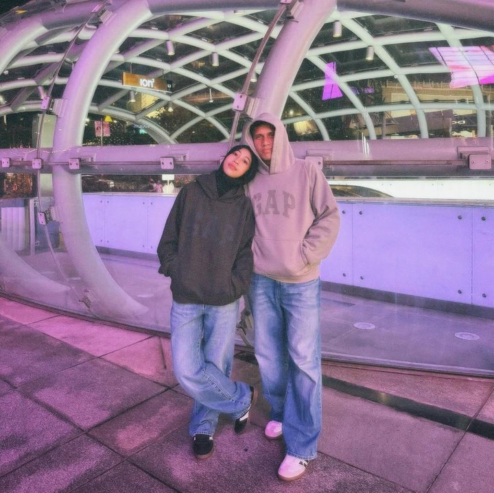 <p>Sebelum menikah keduanya memilih untuk menyembunyikan hubungan mereka dari hadapan publik. Namun, baik Adiba maupun Egy, kini tak lagi sungkan membagikan kebersamaan mereka. (Foto: Instagram@adiba.knza)</p>