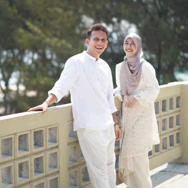 <p>Pada <em>postingan</em> itu, Adiba juga menuliskan ucapan menyentuh dalam Bahasa Inggris. "Ulang tahun pertama kami, dan InsyaAllah masih banyak lagi yang akan datang sayang," tulis Adiba, dikutip dari laman <em>Instagram@adiba.khnza,</em> Rabu (11/12/2024). (Foto: Instagram@adiba.knza)</p>