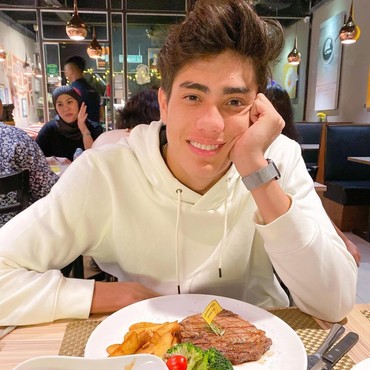 Sosok Aishar Khalid Disorot di Acara Pengajian Pernikahan Kakak Fuji