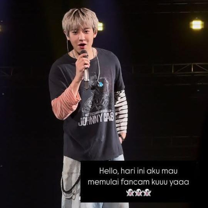 <p>Berikut ini salah satu potret Chanyeol EXO yang diabadikan Dian Ayu Lestari saat menonton konser. Dalam akun Instagram pribadinya, Dian mengunggah beberapa foto dan potongan video yang penuh keseruan, Bunda. (Foto: Instagram @dianayulestari)</p>