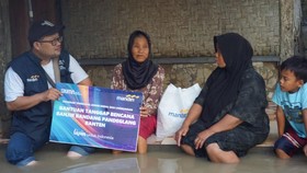 Bank Mandiri Salurkan Bantuan untuk Korban Banjir di Jabar dan Banten