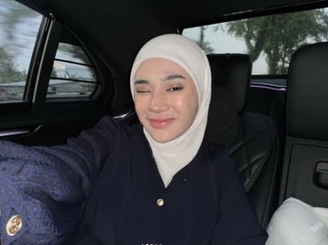 img-title Clara Shinta Umumkan Rencana Nikah Lagi, Calon Suami Rupanya Duda Satu Anak