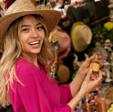 5 Negara yang Terkenal dengan Oleh-Oleh Unik dan Populer di Dunia, Beli Kalau Kamu ke Sana!