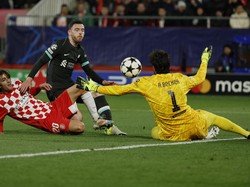 Liverpool Banyak Diancam Girona, Robertson: Buat Ngetes Alisson