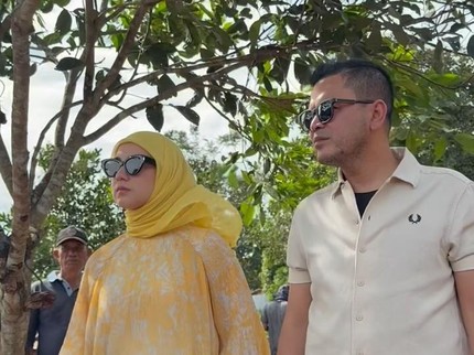 Terpopuler: Potret Irish Bella Dampingi Suami Haldy Sabri