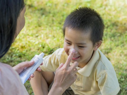 9 Rekomendasi Sunscreen untuk Anak SD, Pilih yang Terbaik untuk Si Kecil Bun