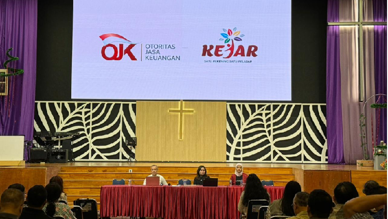 InvestasiKu sukses mengadakan sosialisasi edukasi terkait Dana Pensiun lalu pengelolaan keuangan pada Aula Lt. 6 SMAK PENABUR Gading Serpong, Tangerang. Acara ini disertai oleh para guru lalu karyawan BPK Penabur agar mereka lebih banyak siap di menghadapi finansial kedepannya. InvestasiKu sukses menyelenggarakan sosialisasi edukasi terkait Dana Pensiun juga pengelolaan keuangan di dalam Aula Lt. 6 SMAK PENABUR Gading Serpong, Tangerang. Acara ini dihadiri oleh oleh para guru lalu karyawan BPK Penabur agar mereka itu tambahan siap di menghadapi finansial kedepannya. (Dok. InvestasiKu)
