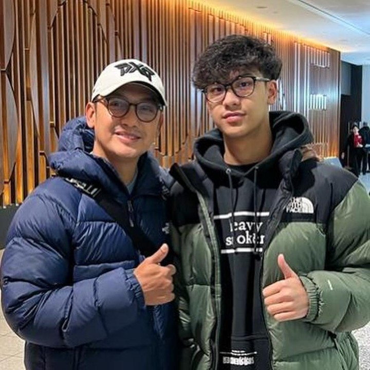 <p>Gunawan sering mengunggah potret sang putra di akun media sosialnya. Potret kebersamaan ayah dan anak ini sering mendapat komentar positif dari netizen, di mana banyak yang membandingkan paras keduanya. "Papanya ganteng, anaknya lebih ganteng <em>masyaAllah</em>," tulis akun @cu***. "Anak dan bpk ga kalah gantengnya," ujar @ai***. (Foto: Instagram @gunawan_sudrajat_real)</p>