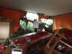 SDN 2 Susukan Banjarnegara Jebol Kena Longsor, Soal Ujian Semesteran Tertimbun