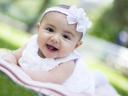 100 Nama Bayi Laki-laki & Perempuan yang Terinspirasi dari Idul Fitri