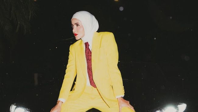 Dinilai Cicil Lepas Hijab, Penampilan Olla Ramlan di Nikahan Luna Maya Kena Sentil