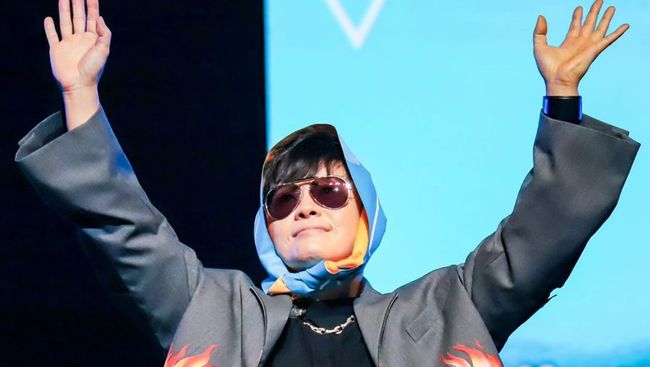Penyanyi Lee Seung-hwan atau King of Live Performance Korea Selatan akan tampil di demo pemakzulan Presiden Yoon Suk Yeol.