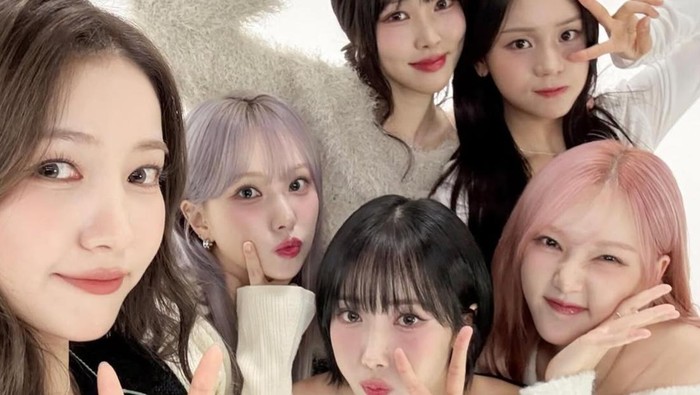 Lakukan Siaran di Weverse, Member GFRIEND Berkumpul Bersama Jelang Comeback Grup