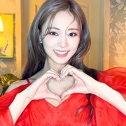 Tzuyu TWICE Kejutkan Publik dengan Gelar Magisternya di Perguruan Tinggi Spanyol