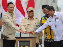 Flyover Rp 198 M di Semarang Diresmikan Prabowo, AHY Sebut Bikin Hemat Waktu-Ongkos