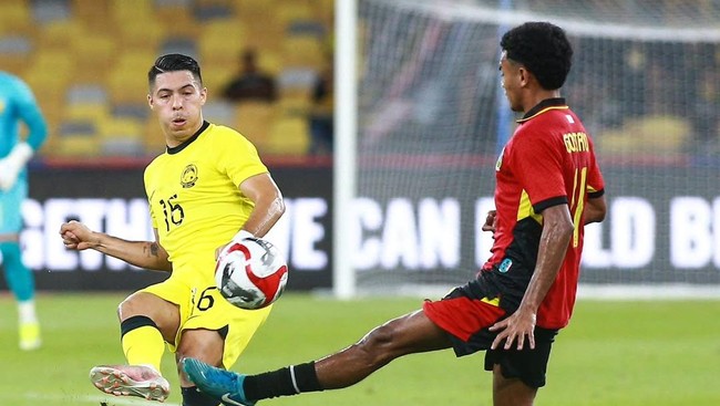 Pelatih Timor Leste Simon Elissetche kecewa tim asuhannya gagal menang lawan Malaysia pada laga kedua Piala AFF 2024 di Stadion Bukit Jalil, Rabu (11/12).