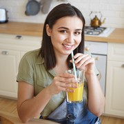 8 Minuman Penurun Kolesterol, Pendamping Makan Enak di Malam Tahun Baru!