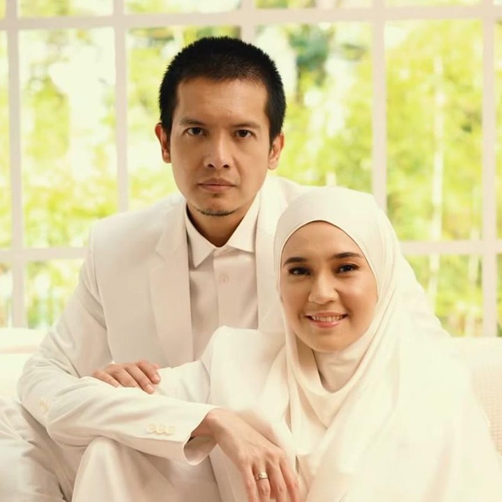 <p>Melalui <em>postingan</em> tersebut, Dhini menuliskan caption singkat yang menyentuh hati. "Selamat 15 tahun semoga Allah selalu jaga kita ya sayang," tulis Dhini, dikutip dari laman <em>Instagram@dhiniaminarti,</em> Kamis (12/12/2024). (Foto: Instagram@dhiniaminarti)</p>