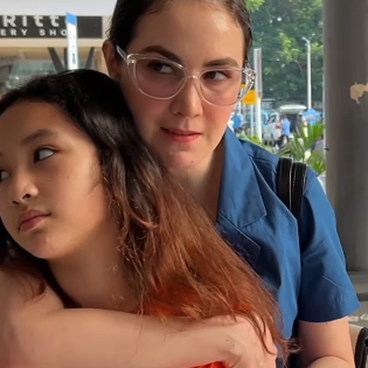 <p>Usut punya usut, ternyata Keisha menggeluti olahraga basket. Belum lama ini, Keisha kedapatan bertanding bersama teman-temannya di Yogyakarta. (Foto: Instagram: @arumibachsin_94)</p>