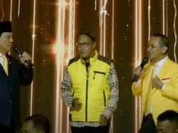 Prabowo Nyanyi Lagu O Ulate di HUT Golkar, Adu Pantun Bareng Bahlil