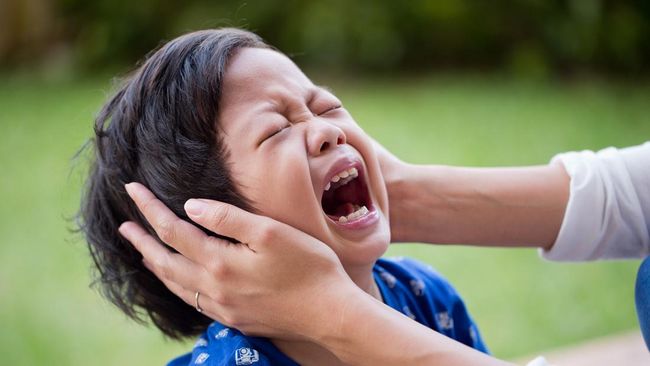 Cara mendidik anak agar punya emotional intelligence.