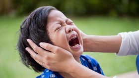Cara mendidik anak agar punya emotional intelligence.