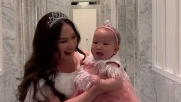 Kisah 5 Bunda seleb bahagia berhasil ASI eksklusif