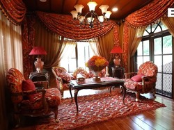 Isu Digadai Ahmad Assegaf, Intip 7 Potret Kastil Mewah Ibu Tasya Farasya Serba Emas