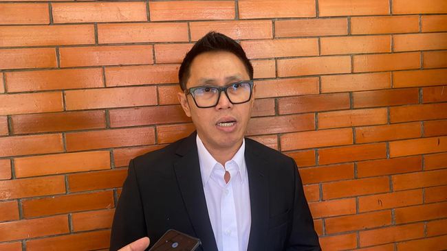 Lagi Liburan di Jepang, Eko Patrio Mendadak Hubungi Damkar untuk Selamatkan Anaknya