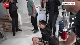 VIDEO: Polisi Gerebek Rumah Mewah Tempat Produksi Narkoba di Bandung