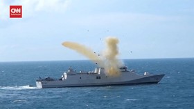 VIDEO: Kapal Perang TNI AL Tembakkan Rudal ke Kepulauan Karimun Jawa