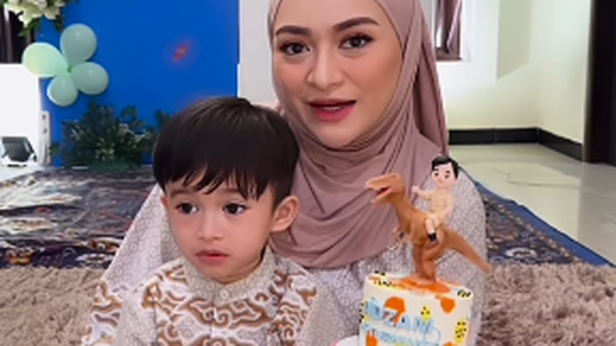 Adzam Putra Nathalie Holscher