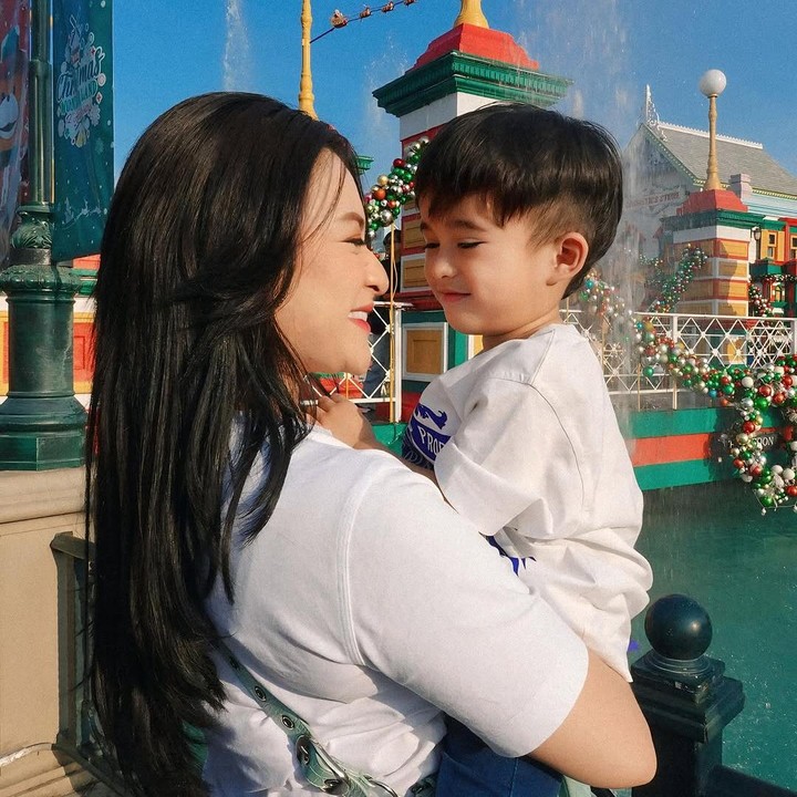 <p>Tidak sedikit netizen yang turut mengucapkan selamat atas bertambahnya usia Adzam nih, Bunda. Mereka pun mendoakan agar Si Kecil tumbuh menjadi anak yang sehat, saleh, dan pintar. (Foto: Instagram: @nathalieholscher)</p>
