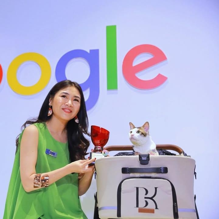 <p>Acara Google Year in Search tahun ini dihebohkan dengan kedatangan kucing Presiden Prabowo Subianto, Bobby Kertanegara. Bobby ternyata menjadi salah satu pemenang sosok terpopuler di Google sepanjang 2024, Bunda. (Foto: Instagram @bobbykertanegara)</p>