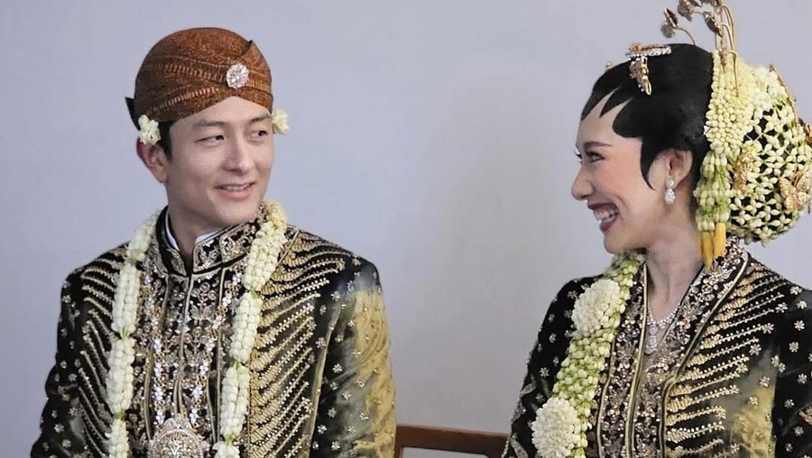 Foto Ngunduh Mantu Rio Haryanto dan Athina Papadimitriou